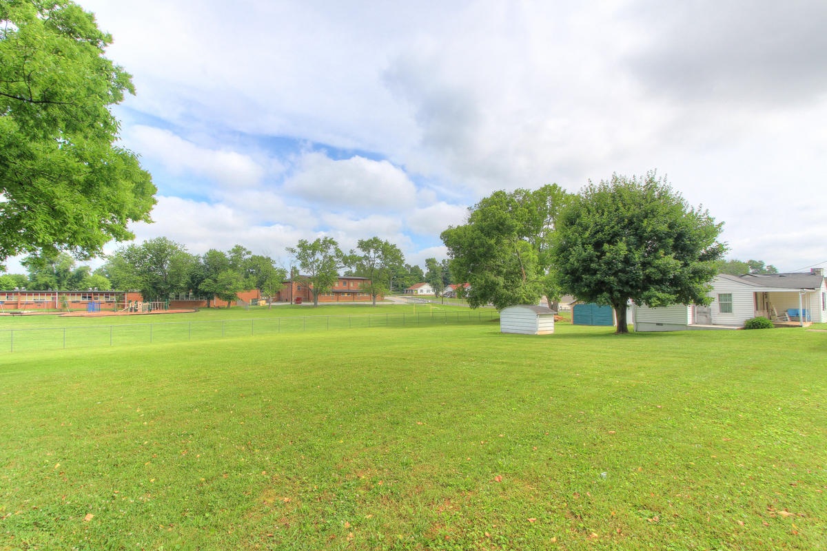 4409 High School Road Knoxville, TN 37912 - Photo 3 of 19 + Perceptions (2)