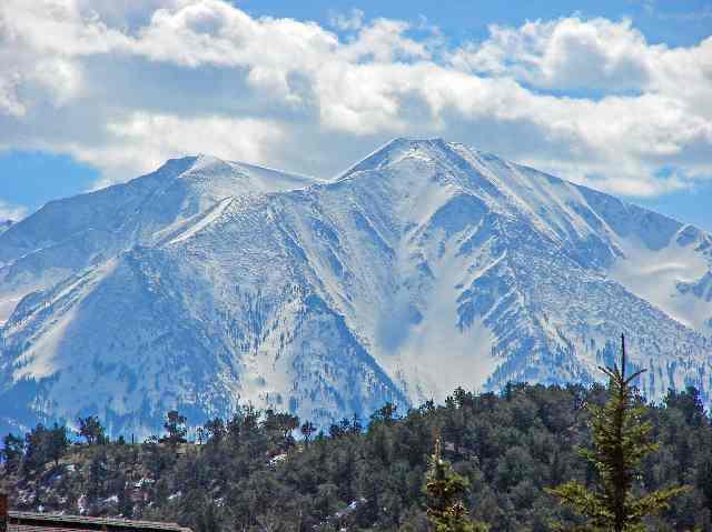 147 Midland Loop Carbondale, CO 81623 - Photo 2 of 6 a view of a dry yard