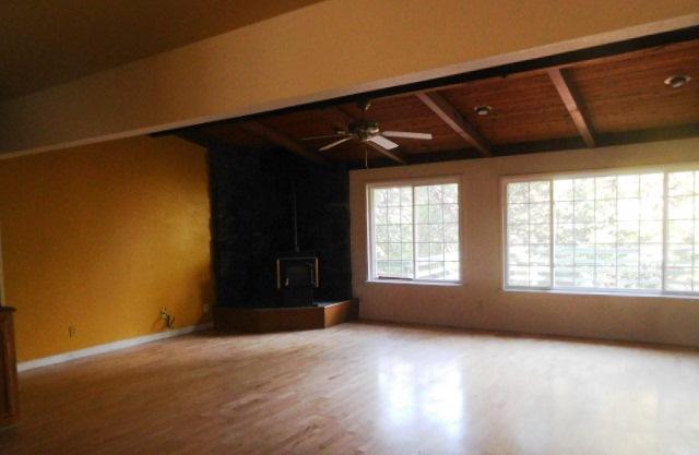 2026 Deetz Road Mount Shasta, CA 96067 - Photo 5 of 14 6