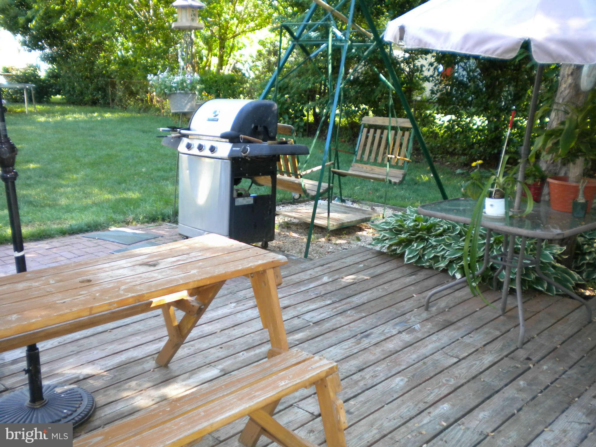 1925 Leonard Road Falls Church, VA 22043 - Photo 15 of 20 Rear deck/patio