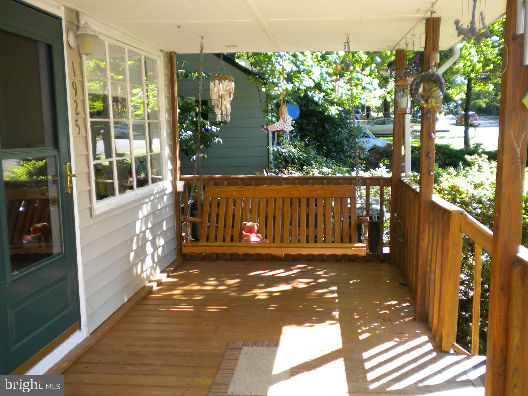 1925 Leonard Road Falls Church, VA 22043 - Photo 4 of 20 Frot Porch