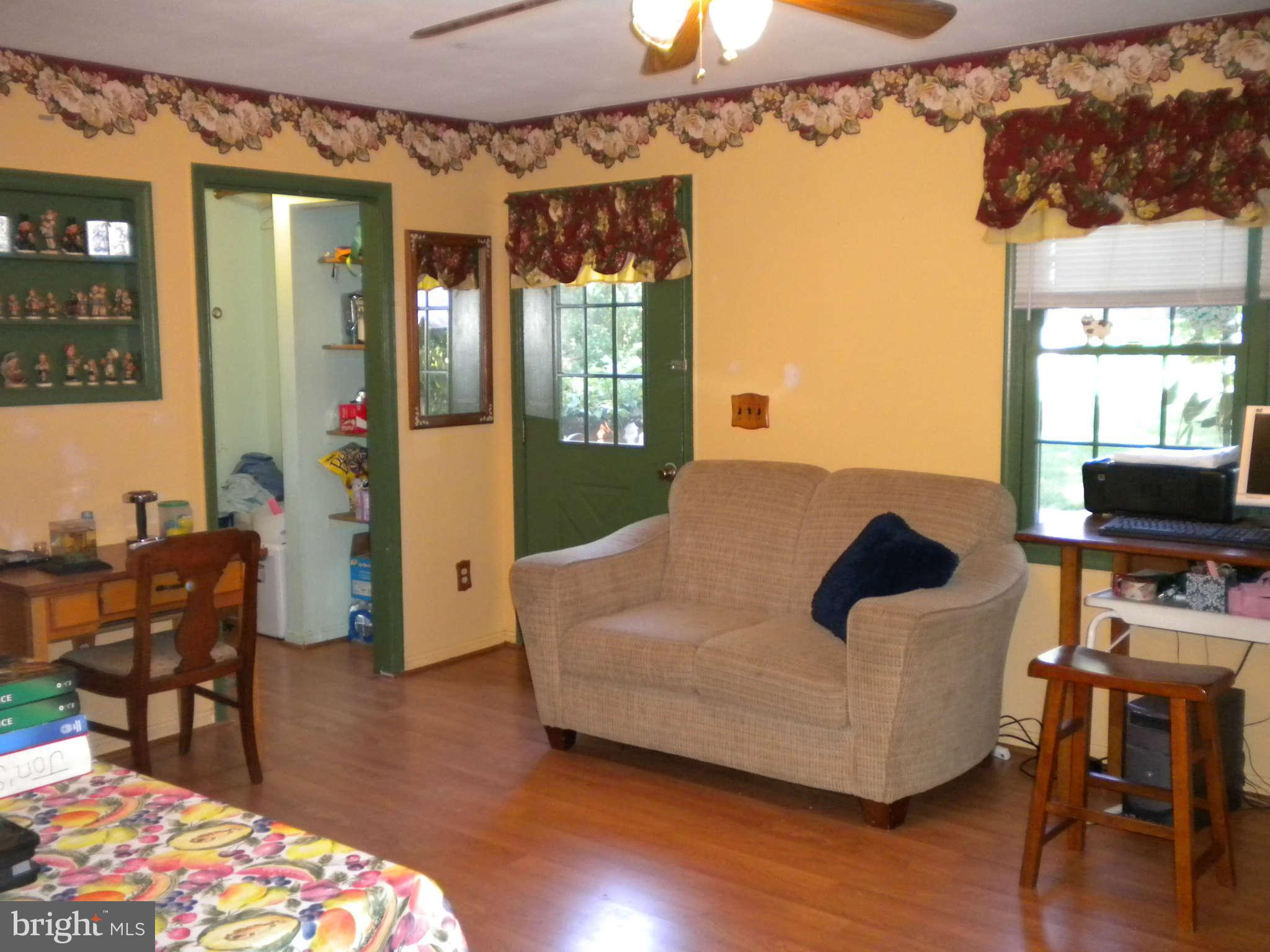 1925 Leonard Road Falls Church, VA 22043 - Photo 9 of 20 Family Room