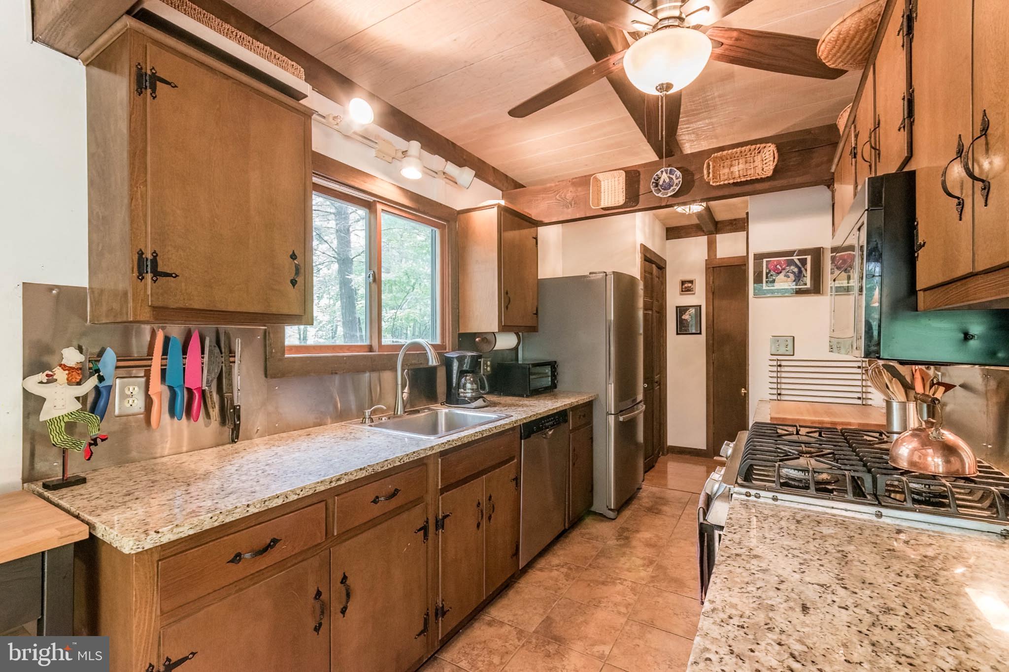 85 Valley View Road Basye, VA 22842 - Photo 23 of 54