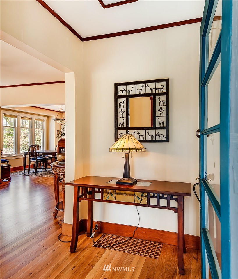 2338 North 59th Street Seattle, WA 98103 - Photo 2 of 23 Gallery Image 2