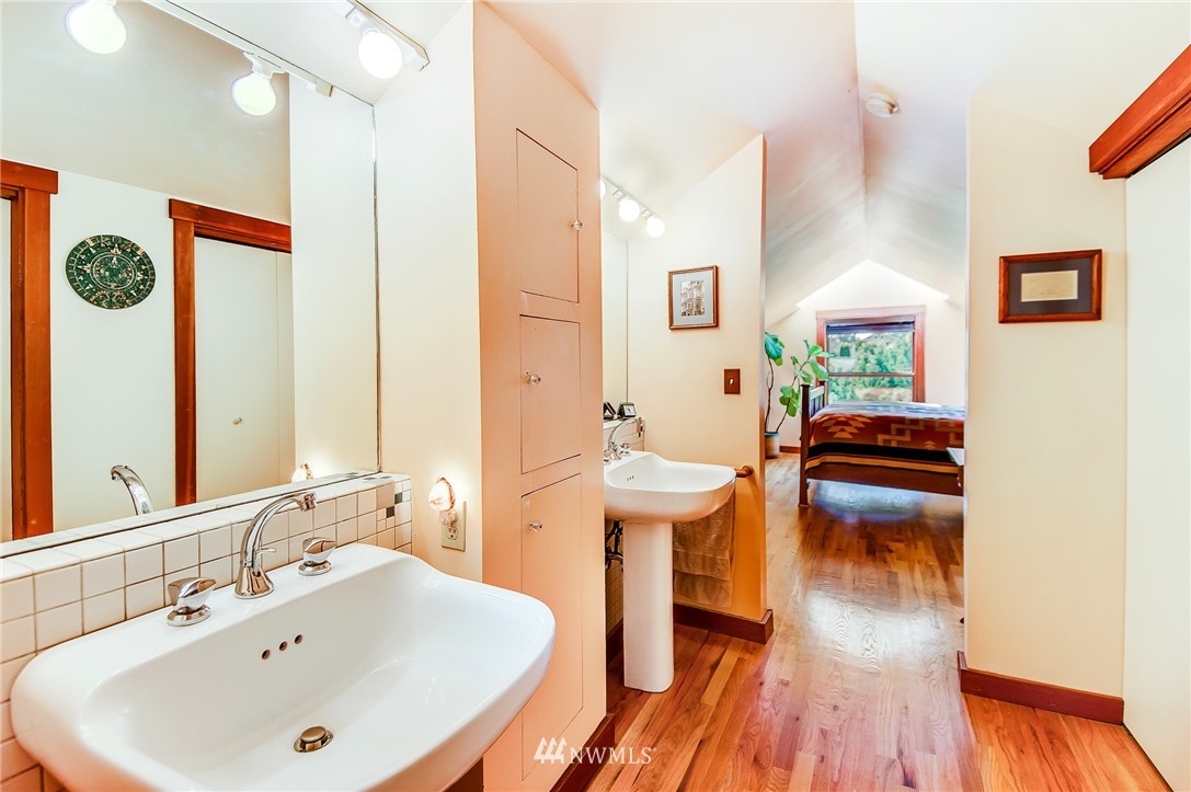 2338 North 59th Street Seattle, WA 98103 - Photo 16 of 23 Gallery Image 16
