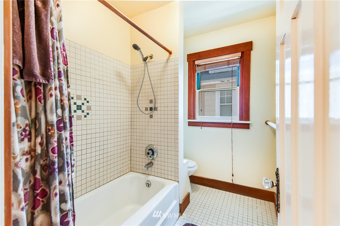 2338 North 59th Street Seattle, WA 98103 - Photo 17 of 23 Gallery Image 17