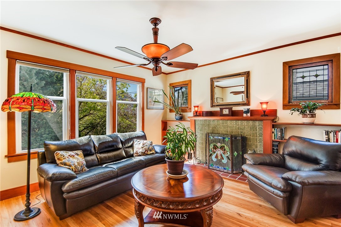 2338 North 59th Street Seattle, WA 98103 - Photo 4 of 23 Gallery Image 4