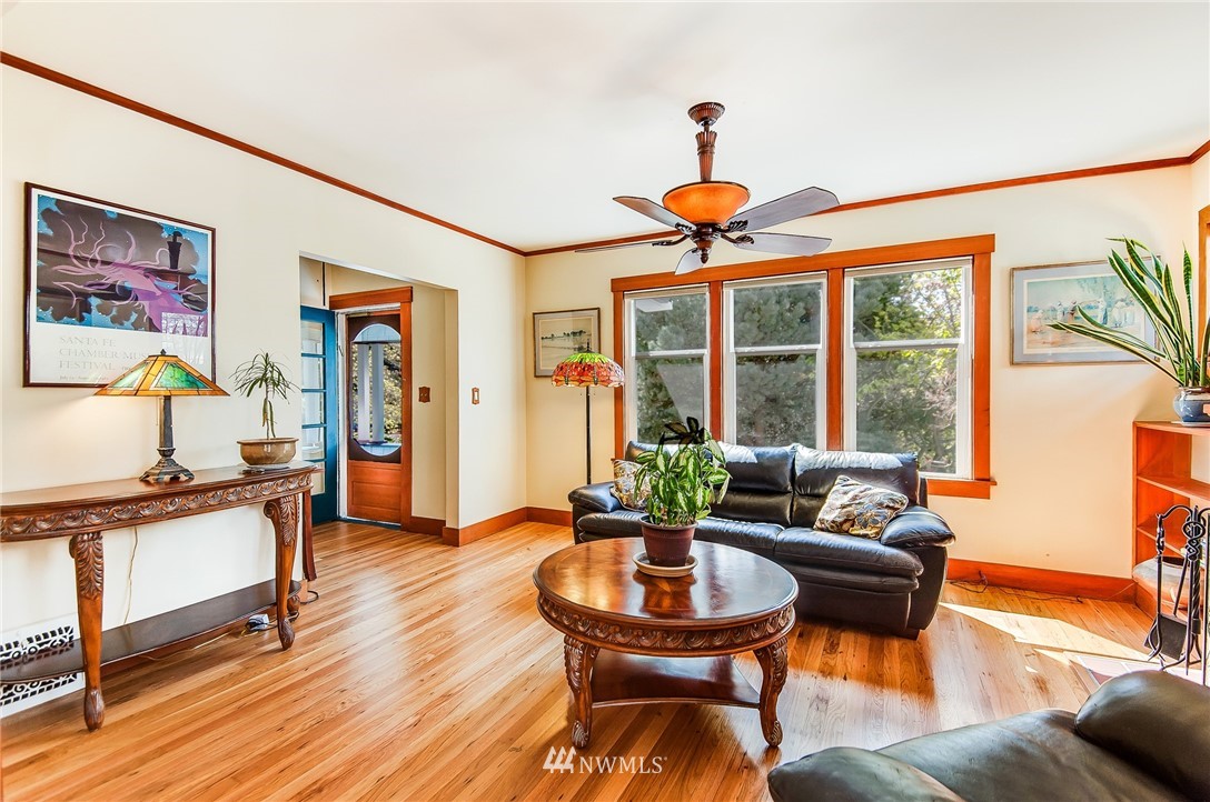 2338 North 59th Street Seattle, WA 98103 - Photo 5 of 23 Gallery Image 5