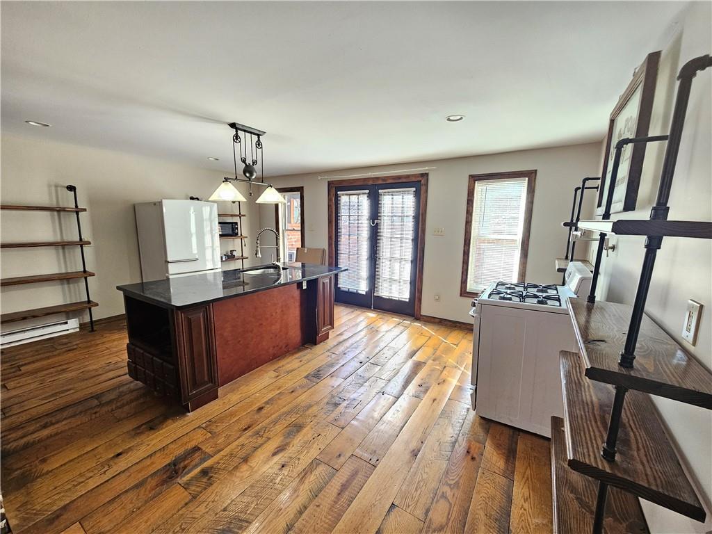 607 Middle Street Pittsburgh, PA 15212 - Photo 12 of 47 Open kitchen great for entertaining