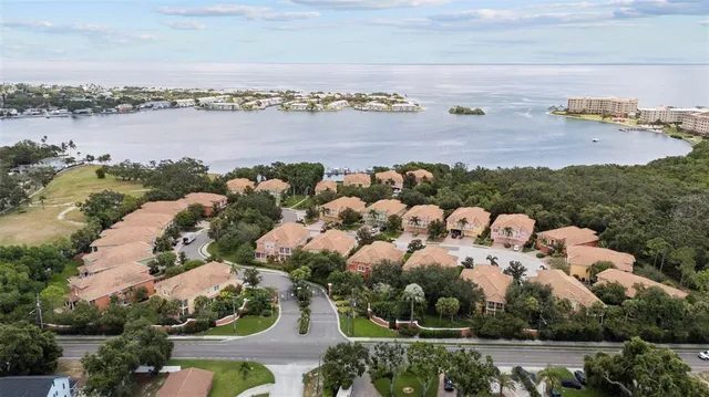 $3,990 | 185 Banyan Bay Drive, St. Petersburg, FL 33705