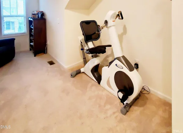 an entryway and a window in a room