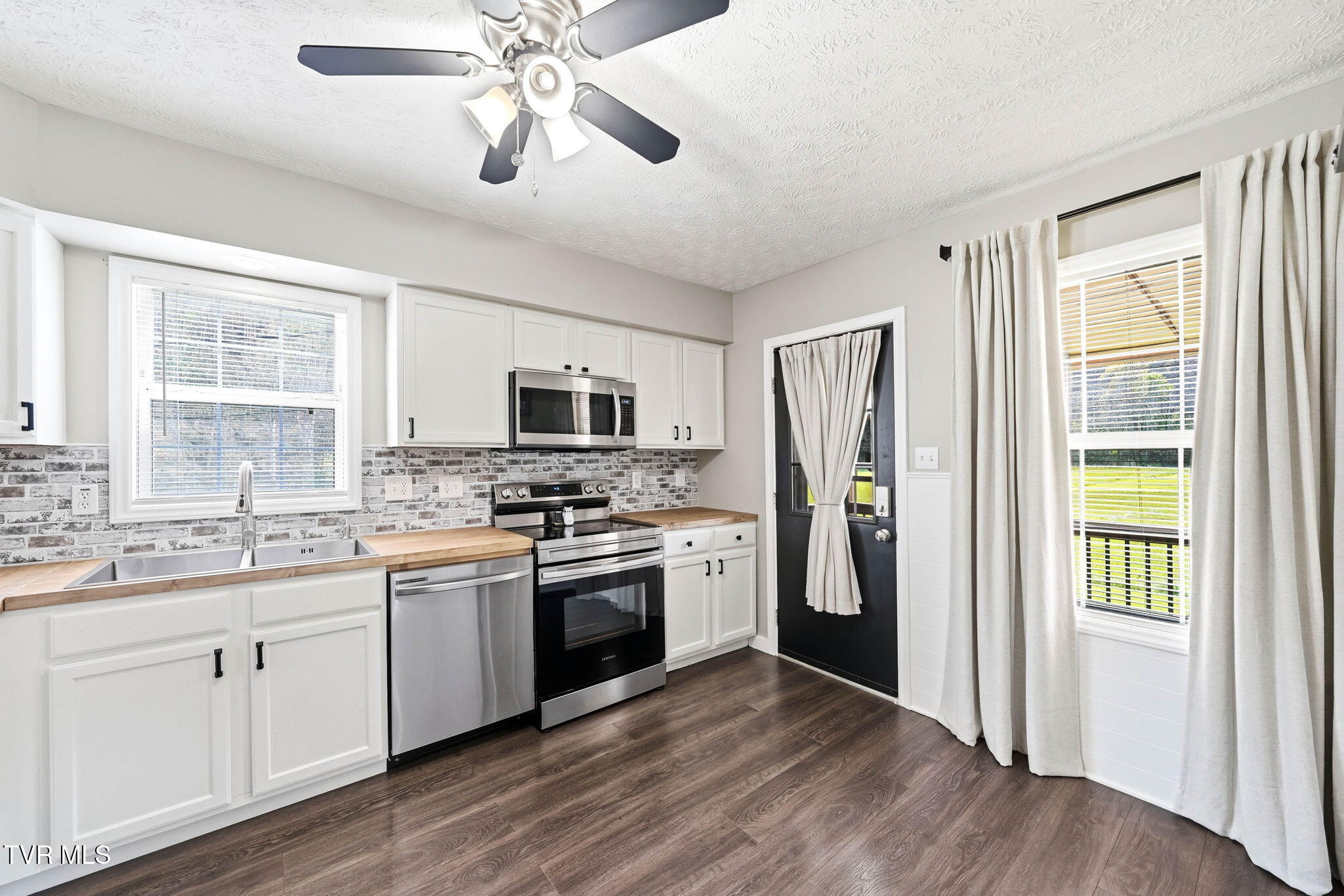 9879 Hunters Valley W Road Duffield, VA 24244 - Photo 11 of 38 11-web-or-mls-9879 Hunters Valley W Rd-1