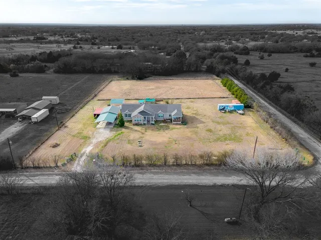$500,000 | 13740 County Road 4041, Scurry, TX 75158