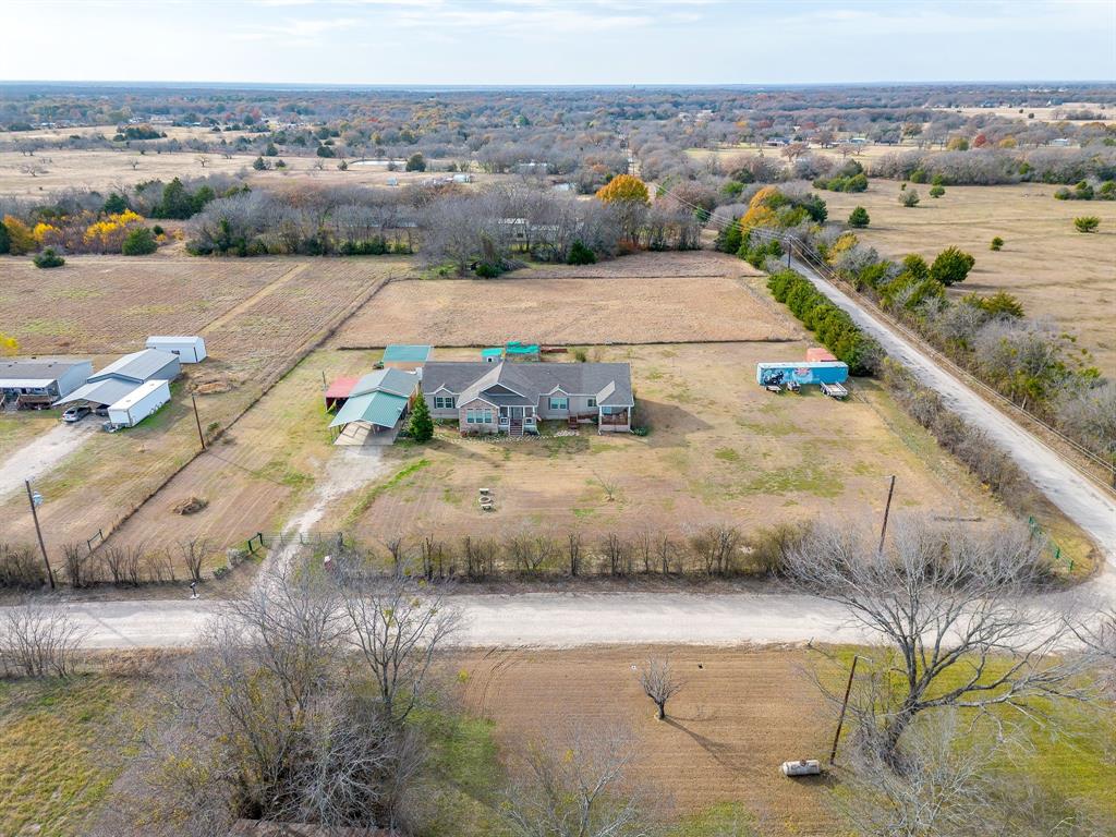 13740 County Road 4041 Scurry, TX 75158 - Photo 2 of 40 a view of a city