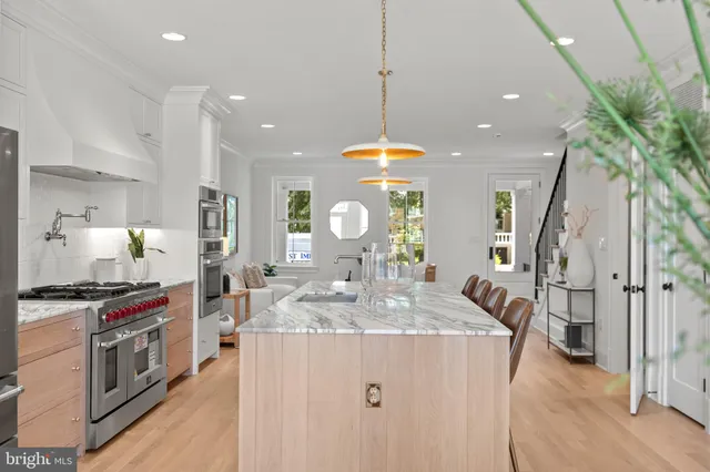 $1,499,999 | 626 I Street Northeast, Washington, DC 20002