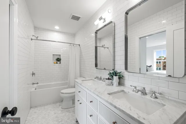 $1,499,999 | 626 I Street Northeast, Washington, DC 20002