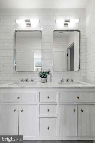 $1,499,999 | 626 I Street Northeast, Washington, DC 20002