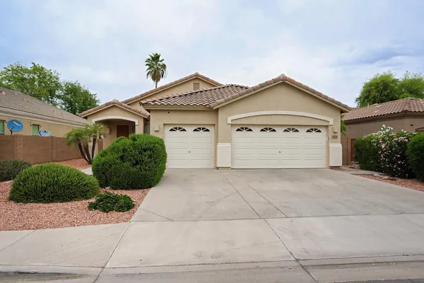 $2,750 | 3210 East Lark Drive, Chandler, AZ 85286