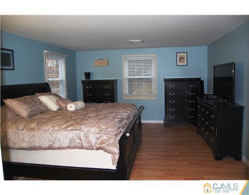 39 Prests Mill Road Old Bridge, NJ 08857 - Photo 13 of 25 Gallery Image 13