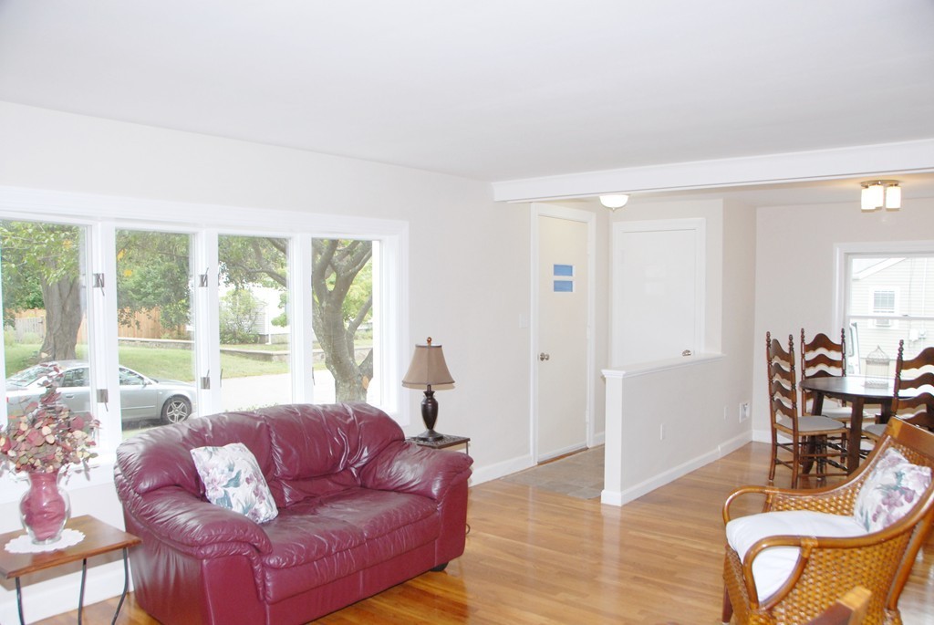 17 Margaret Road Hamilton, MA 01982 - Photo 15 of 24 a living room with furniture and wooden floor