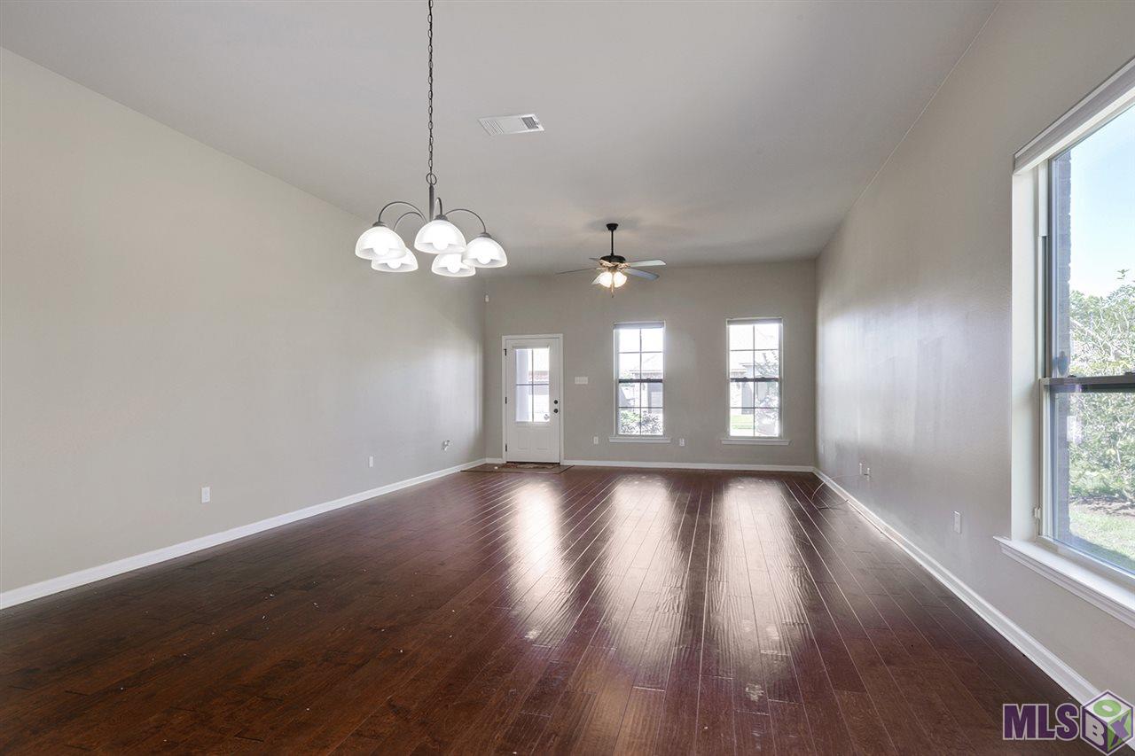 8553 Abertay Avenue Baton Rouge, LA 70820 - Photo 3 of 10 Gallery Image 3