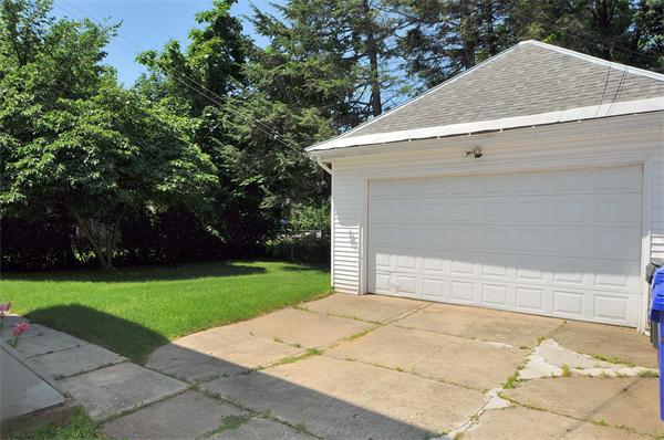 36 Sumner Terrace Springfield, MA 01108 - Photo 25 of 27 a backyard of a house