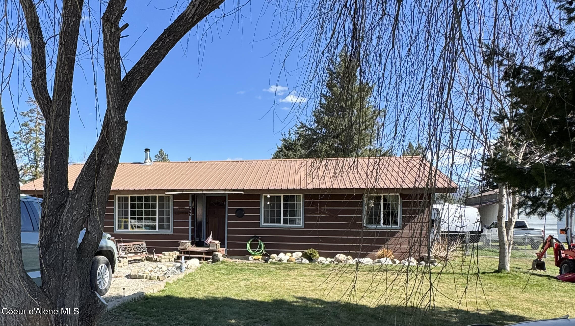 265 Campbell Loop Laclede, ID 83841 - Photo 12 of 14 20260330_214639377_iOS