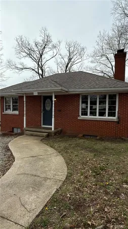 $165,000 | 408 East Beaumont Avenue, Greenville, IL 62246