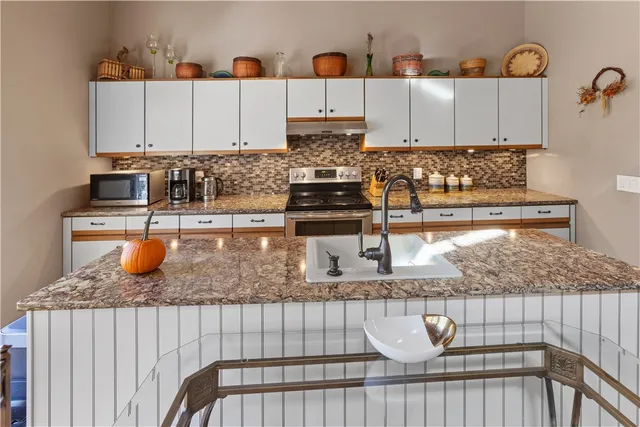 $249,000 | 340 Pines Drive, Unit 453, Roxbury, NY 12421