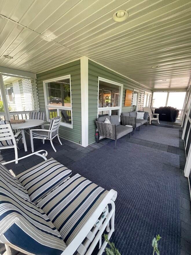 1925 Riverside Drive Sault Ste. Marie, MI 49783 - Photo 6 of 27 Gallery Image 6
