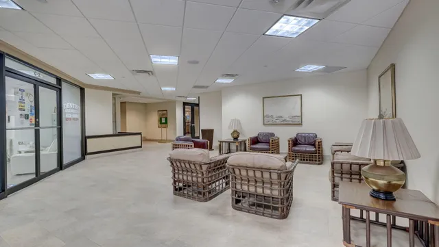 $4,000 | 2555 Collins Avenue, Unit 606, Miami Beach, FL 33140