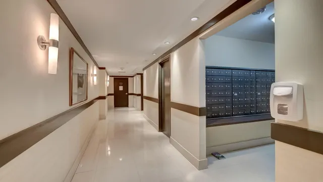 $4,000 | 2555 Collins Avenue, Unit 606, Miami Beach, FL 33140