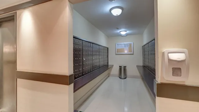 $4,000 | 2555 Collins Avenue, Unit 606, Miami Beach, FL 33140