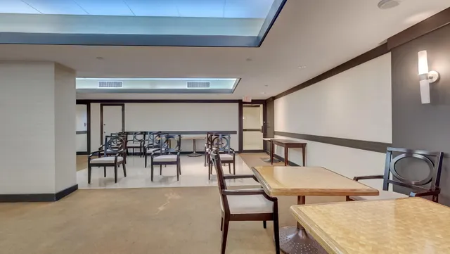 $4,000 | 2555 Collins Avenue, Unit 606, Miami Beach, FL 33140