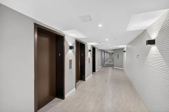 $4,000 | 2555 Collins Avenue, Unit 606, Miami Beach, FL 33140