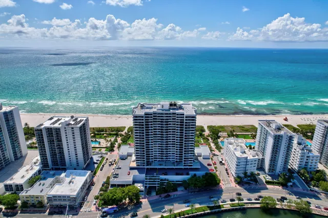 $4,000 | 2555 Collins Avenue, Unit 606, Miami Beach, FL 33140