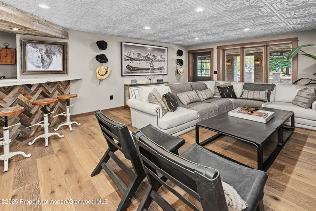 $32,000,000 | 10 Little Highlands Way, Aspen, CO 81611