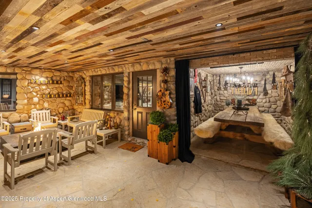 $32,000,000 | 10 Little Highlands Way, Aspen, CO 81611