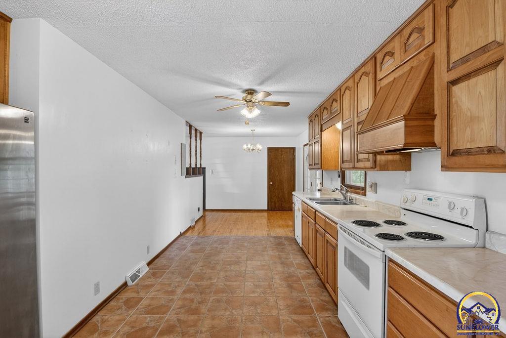 2494 Barton Road Holton, KS 66436 - Photo 9 of 58