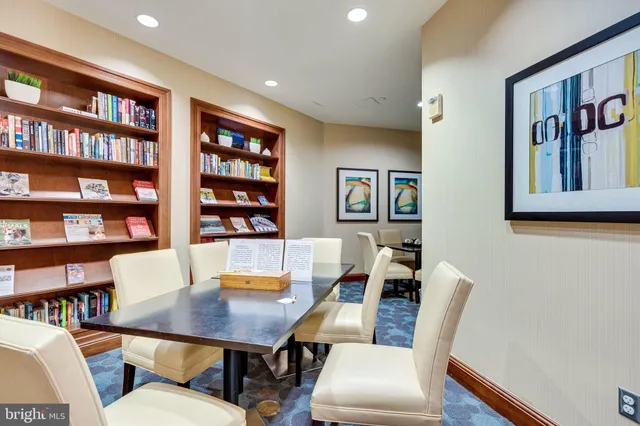 $3,150 | 2720 South Arlington Mill Drive, Unit 314, Arlington, VA 22206