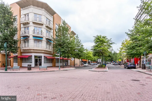 $3,150 | 2720 South Arlington Mill Drive, Unit 314, Arlington, VA 22206