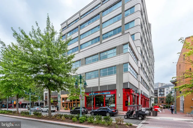 $3,150 | 2720 South Arlington Mill Drive, Unit 314, Arlington, VA 22206