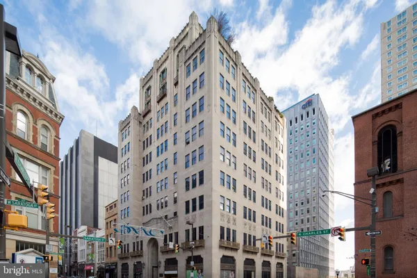 $1,910 | 301 North Charles Street, Unit 2BR, Baltimore, MD 21202