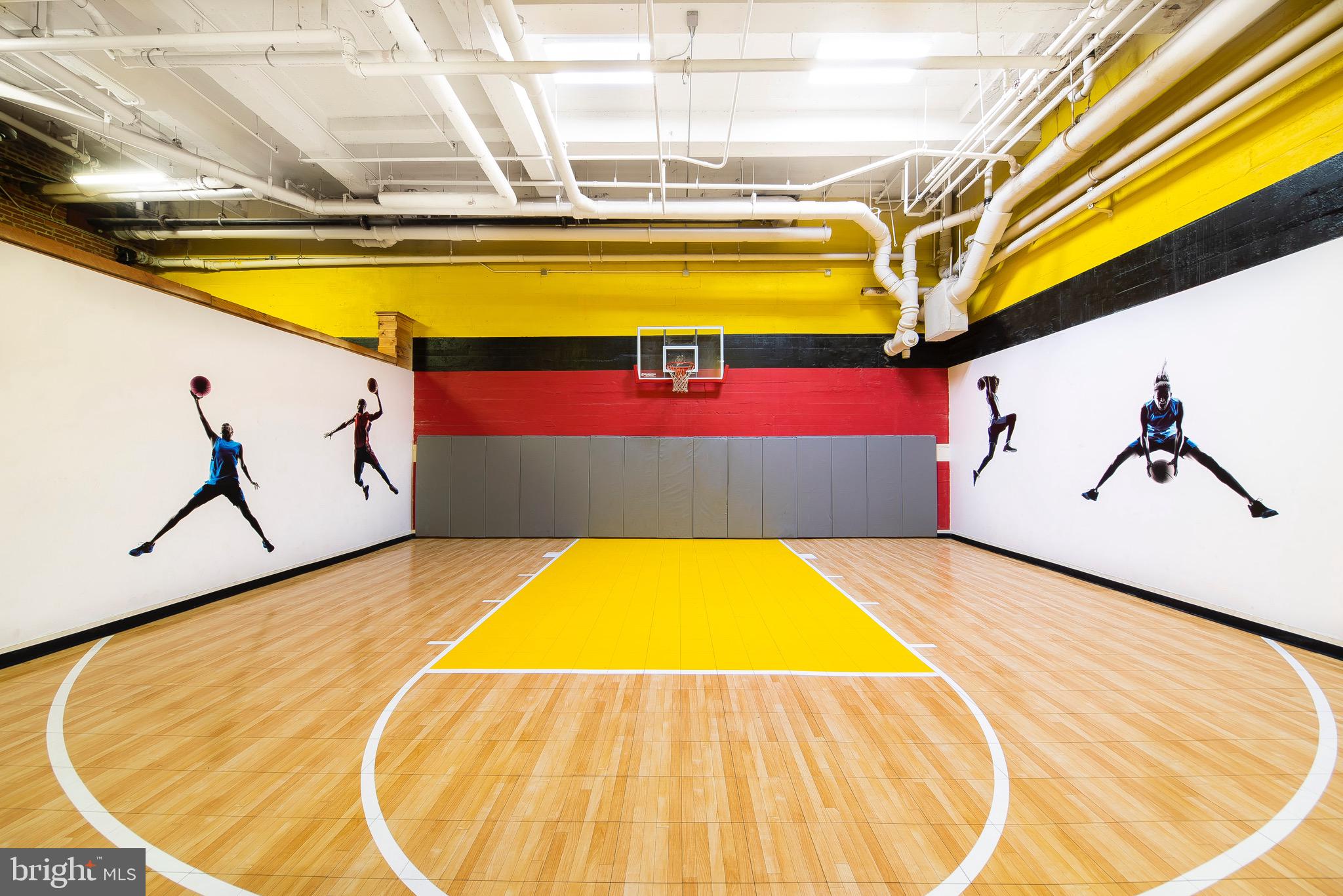 301 North Charles Street, Unit 2BR Baltimore, MD 21202 - Photo 33 of 48 a view of a swimming pool