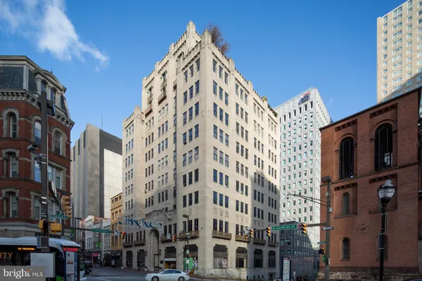 $1,910 | 301 North Charles Street, Unit 2BR, Baltimore, MD 21202