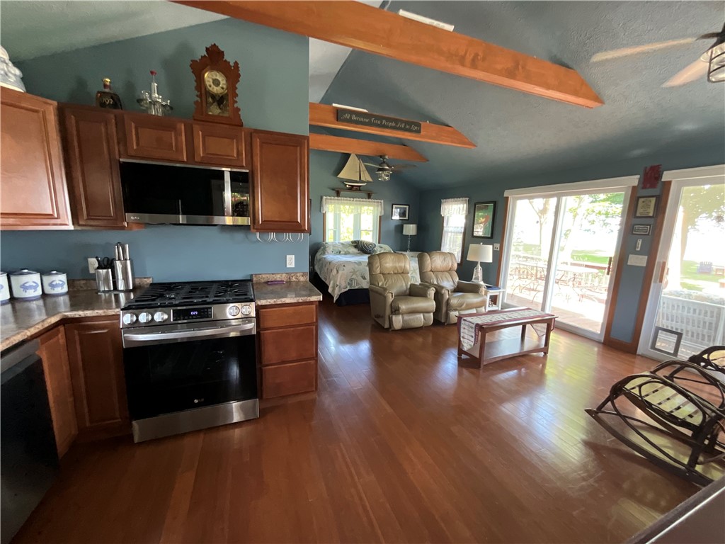 13283 Lakeside Park Road Carlton, NY 14571 - Photo 6 of 15