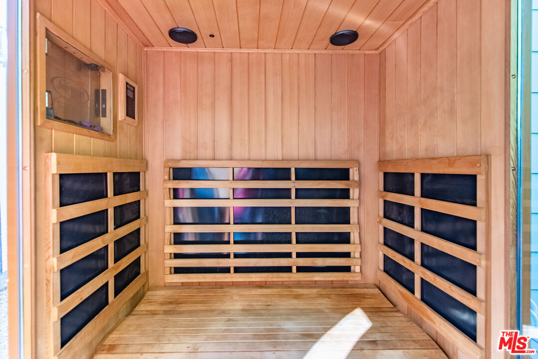29500 Heathercliff Road, Unit 14 Malibu, CA 90265 - Photo 25 of 28 a view of walk in closet with empty racks