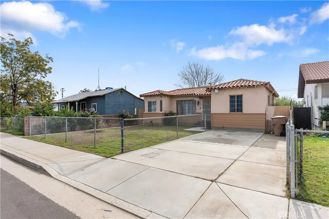 a view of house and outdoor space