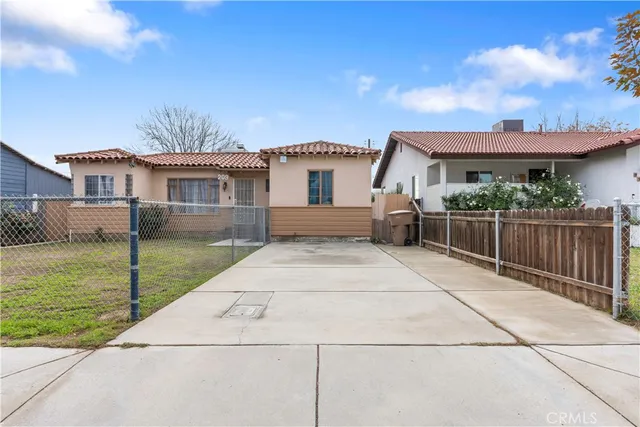 front view of house with a yard