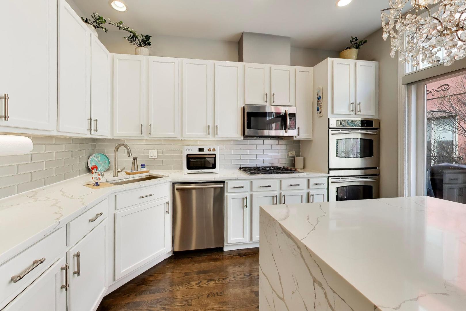 511 North Peoria Street Chicago, IL 60642 - Photo 17 of 42